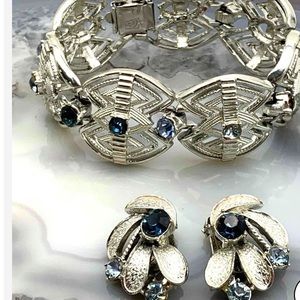 Amazing Coro Vintage estate set with dark and light blue rhinestones